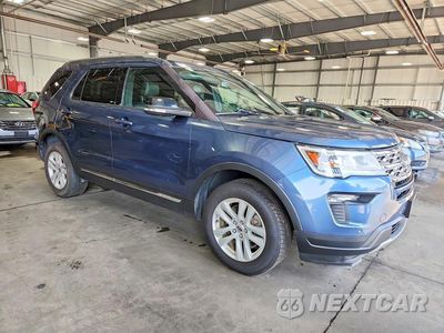 Czwarte zdjęcie samochodu z boku: 2018 FORD EXPLORER XLT VIN:1FM5K8DH5JGC93557 - miniatura