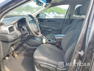 Zdjęcie 7 z 13 samochodu: 2019 KIA SORENTO LX VIN:5XYPG4A38KG556306 - miniatura