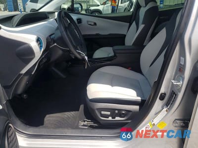Zdjęcie 7 z 12 samochodu: 2019 TOYOTA PRIUS XLE VIN:JTDKARFU9K3078055 - miniatura