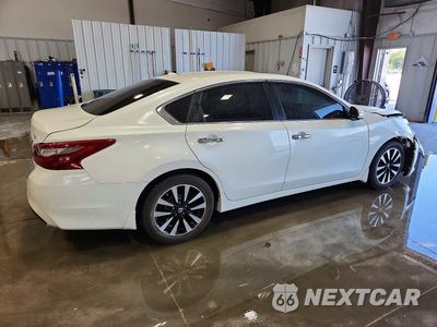 Trzecie zdjęcie samochodu z tyłu: 2018 NISSAN ALTIMA 2.5 SL VIN:1N4AL3AP8JC211347 - miniatura