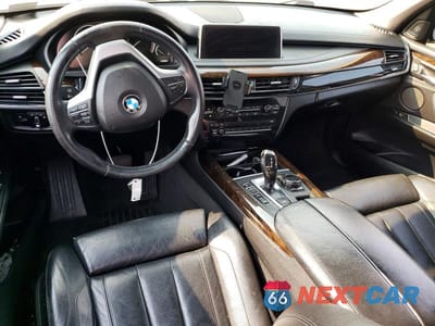 Zdjęcie 8 z 13 samochodu: 2015 BMW X5 XDRIVE50I VIN:5UXKR6C55F0J74114 - miniatura