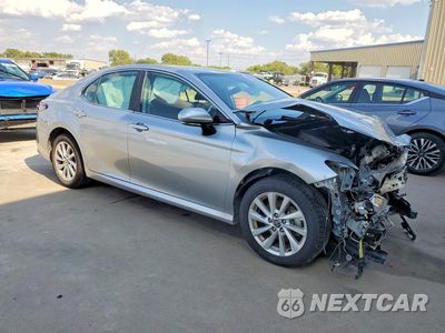 Czwarte zdjęcie samochodu z boku: 2023 TOYOTA CAMRY LE VIN:4T1C11AKXPU130222 - miniatura