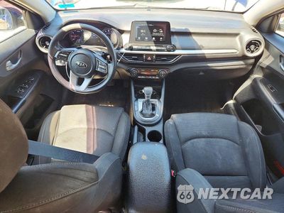 Zdjęcie 8 z 12 samochodu: 2019 KIA FORTE LXS VIN:3KPF24AD5KE116463 - miniatura