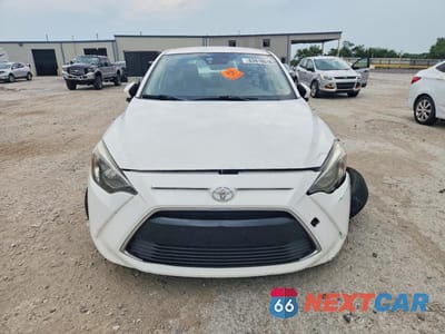 Piąte zdjęcie samochodu w środku: 2018 TOYOTA YARIS IA BASE VIN:3MYDLBYV2JY308686 - miniatura