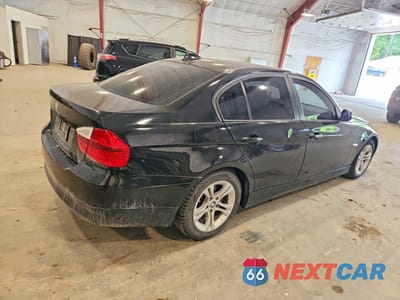 Trzecie zdjęcie samochodu z tyłu: 2008 BMW 328 I VIN:WBAVA37518NL44180 - miniatura