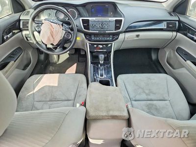 Zdjęcie 8 z 12 samochodu: 2017 HONDA ACCORD LX VIN:1HGCR2F32HA241324 - miniatura