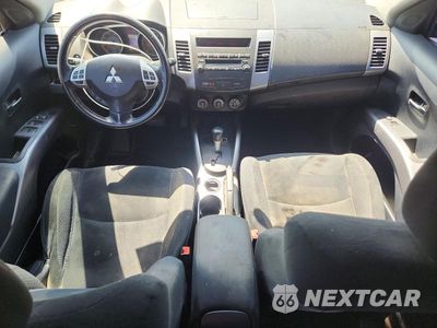 Zdjęcie 14 z 25 samochodu: 2007 MITSUBISHI OUTLANDER ES VIN:JA4MS31X37Z002463 - miniatura