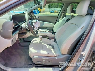 Zdjęcie 7 z 13 samochodu: 2023 HYUNDAI IONIQ 6 LIMITED VIN:KMHM54AC7PA049134 - miniatura