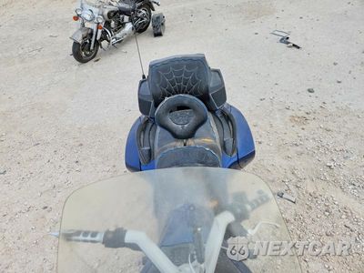 Piąte zdjęcie samochodu w środku: 2010 CAN-AM SPYDER ROADSTER RT VIN:2BXJBKC18AV000728 - miniatura