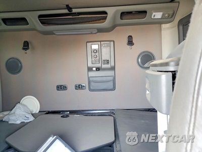 Zdjęcie 10 z 13 samochodu: 2023 VOLVO VNL TRUCK CAB AND CHASSIS VIN:4V4NC9EJ6PN627693 - miniatura