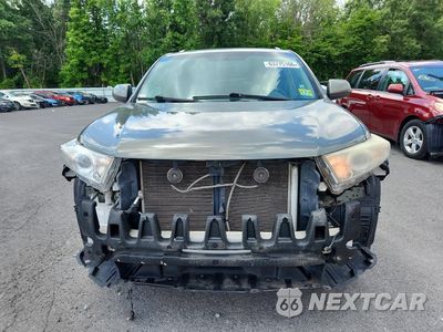 Piąte zdjęcie samochodu w środku: 2011 TOYOTA HIGHLANDER BASE VIN:5TDZK3EH8BS032373 - miniatura