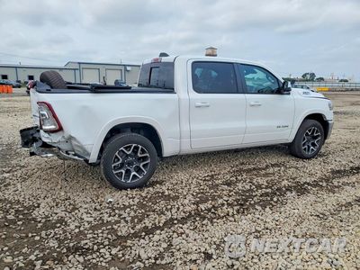 Trzecie zdjęcie samochodu z tyłu: 2025 RAM 1500 LARAMIE VIN:1C6SRFJP2SN567594 - miniatura