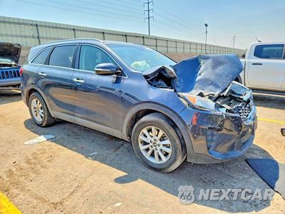 Czwarte zdjęcie samochodu z boku: 2019 KIA SORENTO LX VIN:5XYPG4A35KG452341 - miniatura