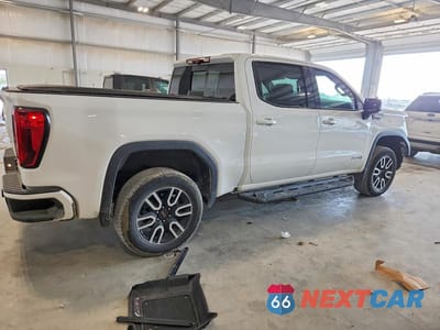 Trzecie zdjęcie samochodu z tyłu: 2025 GMC SIERRA K1500 AT4 VIN:3GTUUEEL4SG101661 - miniatura