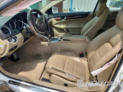 Zdjęcie 7 z 13 samochodu: 2014 MERCEDES-BENZ C 250 VIN:WDDGJ4HB5EG201048 - miniatura