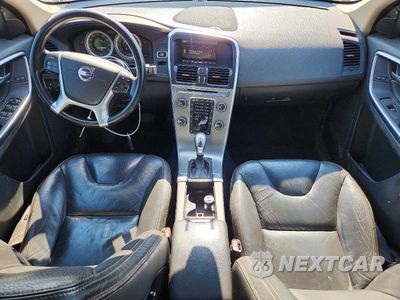 Zdjęcie 8 z 13 samochodu: 2013 VOLVO XC60 T6 VIN:YV4902DZ8D2441281 - miniatura