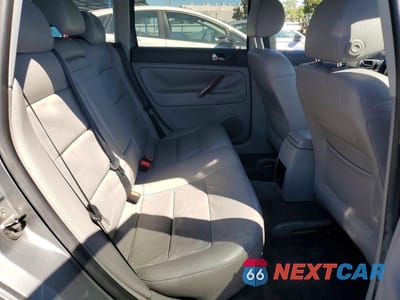 Zdjęcie 10 z 12 samochodu: 2004 VOLKSWAGEN PASSAT GLX VIN:WVWWH63B94E126062 - miniatura