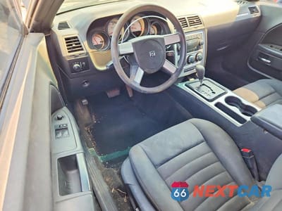 Zdjęcie 8 z 12 samochodu: 2010 DODGE CHALLENGER SE VIN:2B3CJ4DV5AH261520 - miniatura