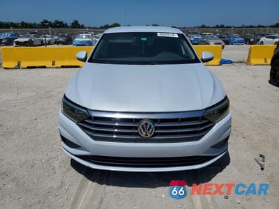 Piąte zdjęcie samochodu w środku: 2019 VOLKSWAGEN JETTA S VIN:3VWC57BU2KM074220 - miniatura