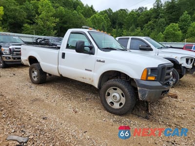Czwarte zdjęcie samochodu z boku: 2005 FORD F350 SRW SUPER DUTY VIN:1FTWF31P35ED17352 - miniatura