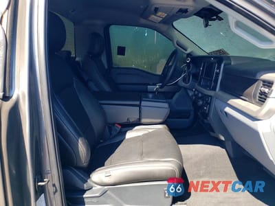 Zdjęcie 10 z 12 samochodu: 2025 FORD F350 SUPER DUTY VIN:1FTRF3BN6SED75896 - miniatura