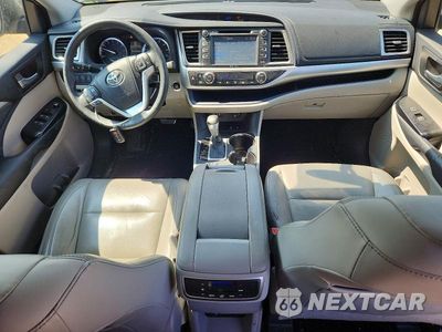 Zdjęcie 8 z 12 samochodu: 2014 TOYOTA HIGHLANDER XLE VIN:5TDJKRFH5ES012696 - miniatura