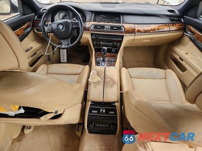 Zdjęcie 8 z 12 samochodu: 2013 BMW 750 LI VIN:WBAYE8C54DD133463 - miniatura