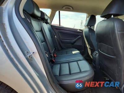 Zdjęcie 10 z 12 samochodu: 2011 VOLKSWAGEN JETTA S VIN:3VWPZ8AJ4BM712955 - miniatura