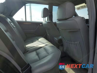 Zdjęcie 10 z 12 samochodu: 1993 MERCEDES-BENZ 300 E 4MATIC VIN:WDBED30E2PB912357 - miniatura