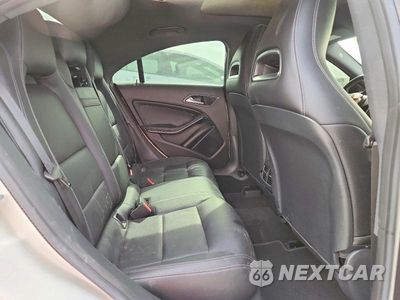 Zdjęcie 10 z 12 samochodu: 2018 MERCEDES-BENZ CLA 250 VIN:WDDSJ4EB1JN569702 - miniatura