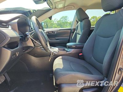 Zdjęcie 7 z 13 samochodu: 2020 TOYOTA RAV4 LE VIN:2T3H1RFV8LC047754 - miniatura