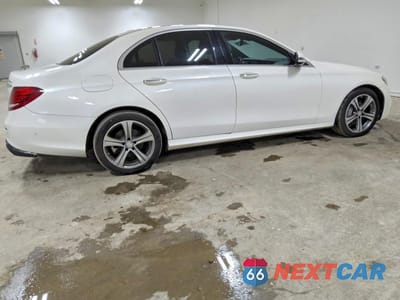 Trzecie zdjęcie samochodu z tyłu: 2017 MERCEDES-BENZ E 300 4MATIC VIN:WDDZF4KB9HA173961 - miniatura