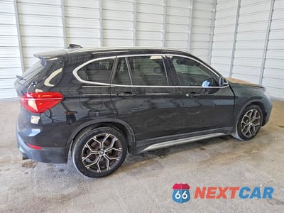 Trzecie zdjęcie samochodu z tyłu: 2020 BMW X1 SDRIVE28I VIN:WBXJG7C08L5R12843 - miniatura