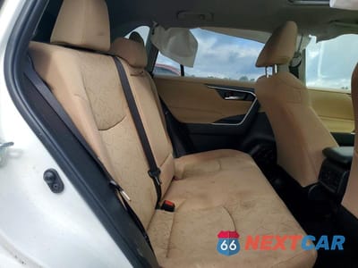 Zdjęcie 11 z 13 samochodu: 2021 TOYOTA RAV4 XLE VIN:JTMRWRFV5MD120808 - miniatura