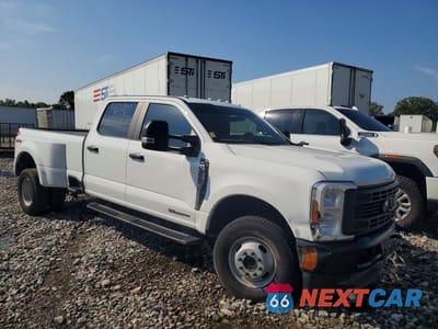 Czwarte zdjęcie samochodu z boku: 2024 FORD F350 SUPER DUTY VIN:1FT8W3DTXREE03443 - miniatura