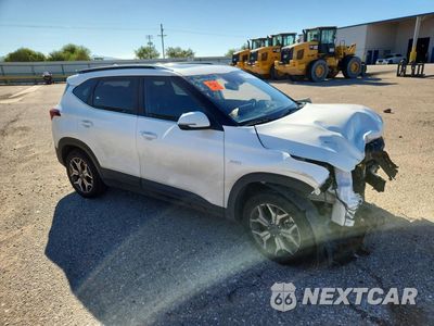 Czwarte zdjęcie samochodu z boku: 2021 KIA SELTOS EX VIN:KNDERCAA5M7190587 - miniatura