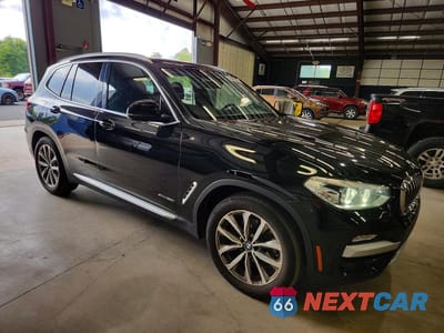 Czwarte zdjęcie samochodu z boku: 2018 BMW X3 XDRIVE30I VIN:5UXTR9C56JLD61233 - miniatura