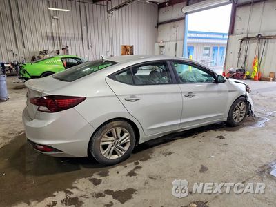 Trzecie zdjęcie samochodu z tyłu: 2019 HYUNDAI ELANTRA VALUE EDITION VIN:5NPD84LF7KH441258 - miniatura