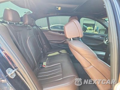 Zdjęcie 10 z 12 samochodu: 2018 BMW 530 XI VIN:WBAJA7C55JWA72571 - miniatura