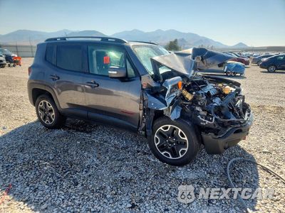 Czwarte zdjęcie samochodu z boku: 2017 JEEP RENEGADE TRAILHAWK VIN:ZACCJBCB4HPF95833 - miniatura