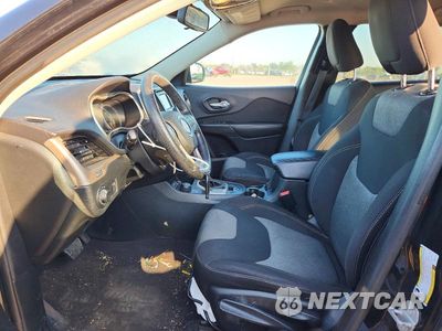 Zdjęcie 7 z 14 samochodu: 2016 JEEP CHEROKEE SPORT VIN:1C4PJMASXGW211474 - miniatura