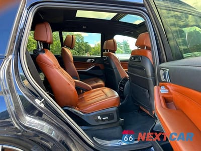 Zdjęcie 6 z 10 samochodu: 2022 BMW X7 M50I VIN:5UXCX6C06N9N10085 - miniatura