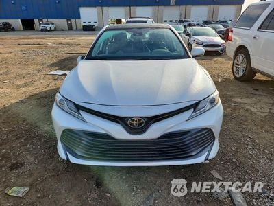 Piąte zdjęcie samochodu w środku: 2019 TOYOTA CAMRY XLE VIN:4T1B11HK1KU792345 - miniatura