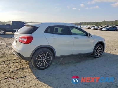 Trzecie zdjęcie samochodu z tyłu: 2015 MERCEDES-BENZ GLA 250 VIN:WDCTG4EB1FJ164798 - miniatura