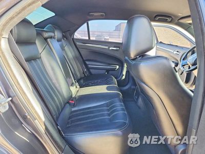 Zdjęcie 10 z 12 samochodu: 2019 CHRYSLER 300 S VIN:2C3CCAGGXKH569793 - miniatura
