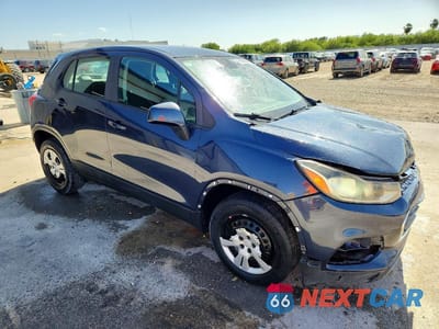 Czwarte zdjęcie samochodu z boku: 2018 CHEVROLET TRAX LS VIN:3GNCJKSBXJL185366 - miniatura