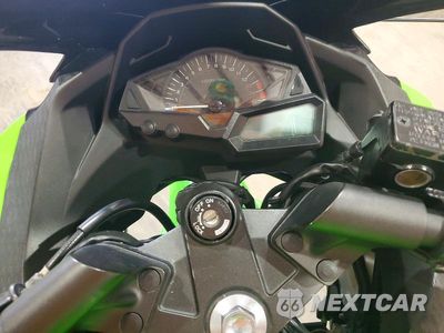 Zdjęcie 7 z 8 samochodu: 2014 KAWASAKI EX300 B VIN:JKAEX8B18EA004332 - miniatura