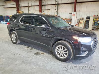 Czwarte zdjęcie samochodu z boku: 2019 CHEVROLET TRAVERSE LT VIN:1GNERGKW3KJ121731 - miniatura