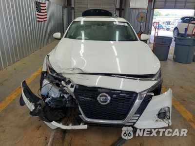 Piąte zdjęcie samochodu w środku: 2019 NISSAN ALTIMA SV VIN:1N4BL4DV2KC116952 - miniatura