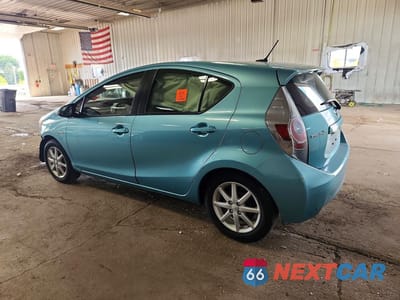 Drugie zdjęcie samochodu z przodu: 2013 TOYOTA PRIUS C THREE VIN:JTDKDTB31D1046930 - miniatura